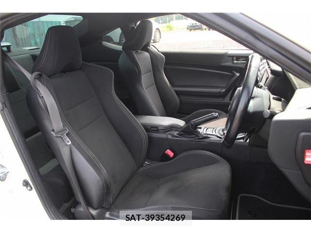 Toyota 86 2018-12 8054938-18