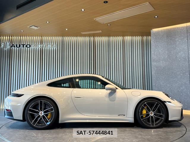 Porsche 911 2025-10 8055790-8