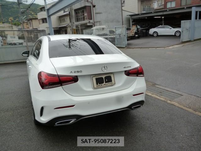 Mercedes Benz A-CLASS 2019-12 8008541-1