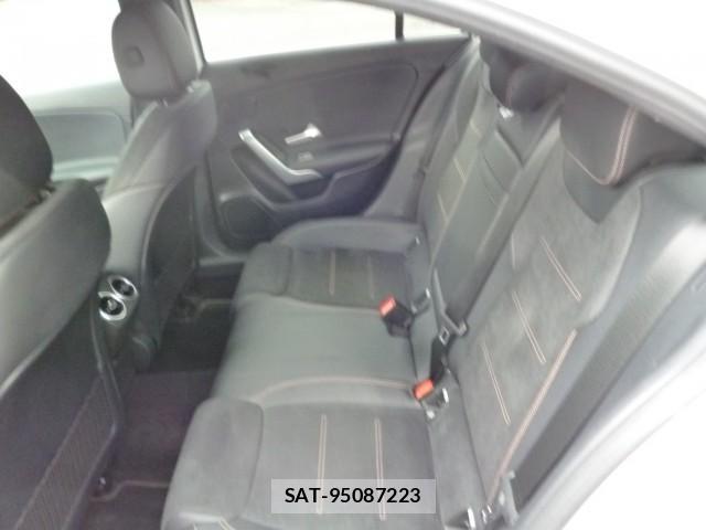 Mercedes Benz A-CLASS 2019-12 8008541-6