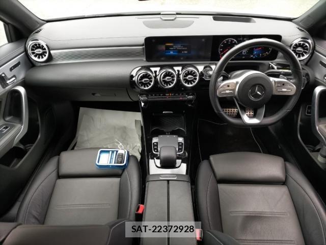 Mercedes Benz A-CLASS 2019-12 8008528-2