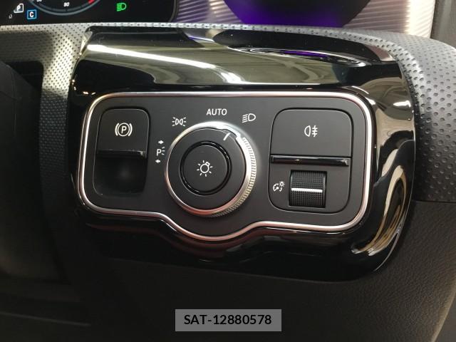 Mercedes Benz A-CLASS 2021-04 8011139-16