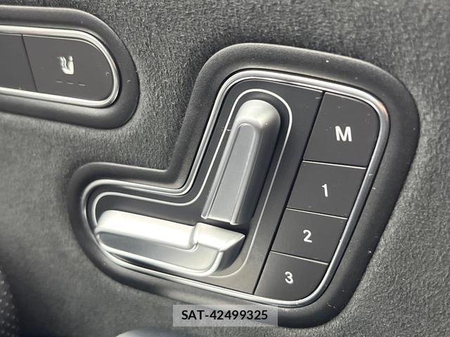 Mercedes Benz A-CLASS 2019-05 8053490-6