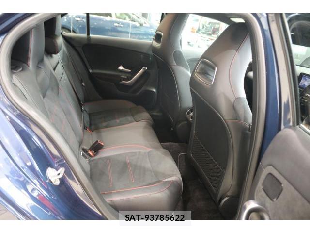 Mercedes Benz A-CLASS 2020-02 8055508-6