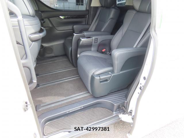 Toyota ALPHARD 2022-11 8056066-13