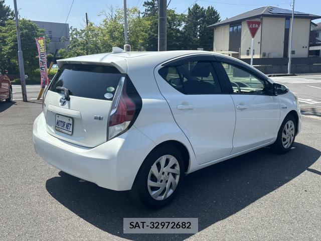 Toyota AQUA 2015-10 8053298-1