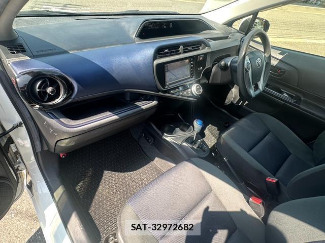 Toyota AQUA 2015-10 8053298-14