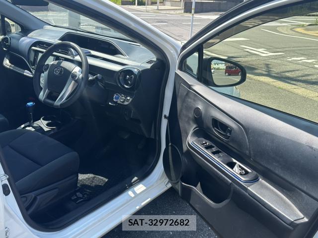 Toyota AQUA 2015-10 8053298-16
