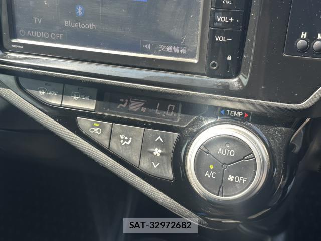 Toyota AQUA 2015-10 8053298-19