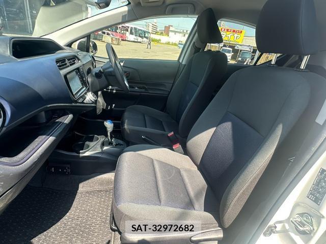 Toyota AQUA 2015-10 8053298-5