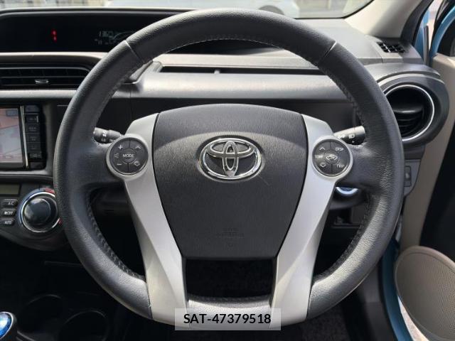 Toyota AQUA 2013-12 8053460-13