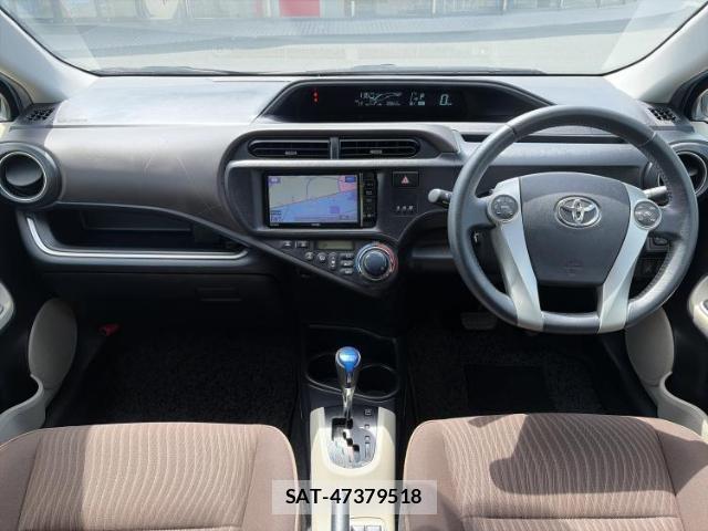 Toyota AQUA 2013-12 8053460-3