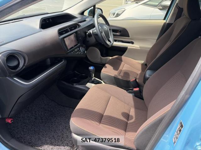 Toyota AQUA 2013-12 8053460-6