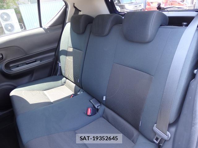 Toyota AQUA 2016-10 8053581-16