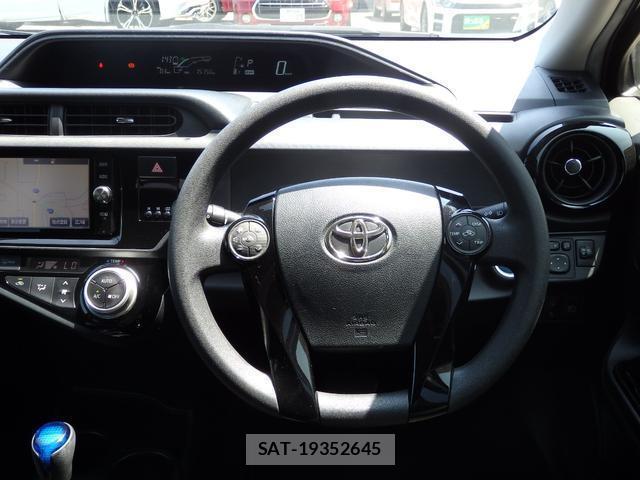 Toyota AQUA 2016-10 8053581-18