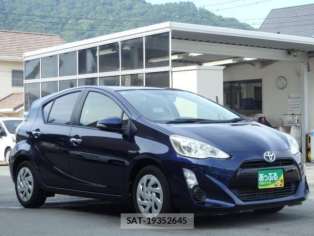 Toyota AQUA 2016-10 8053581-7