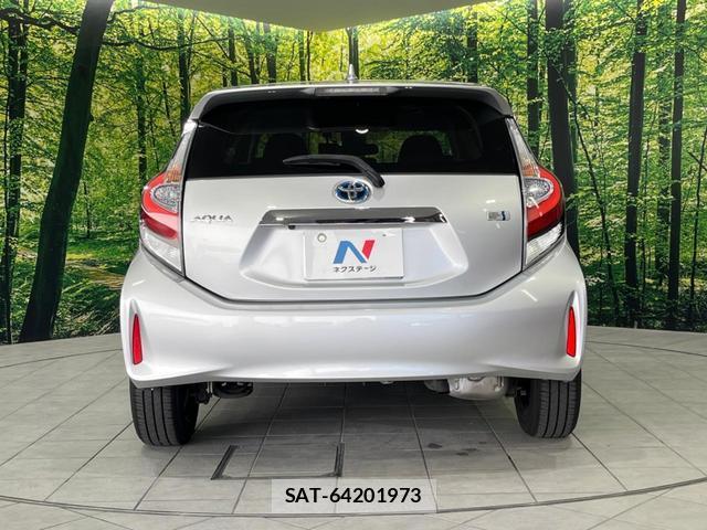 Toyota AQUA 2017-12 8053641-14