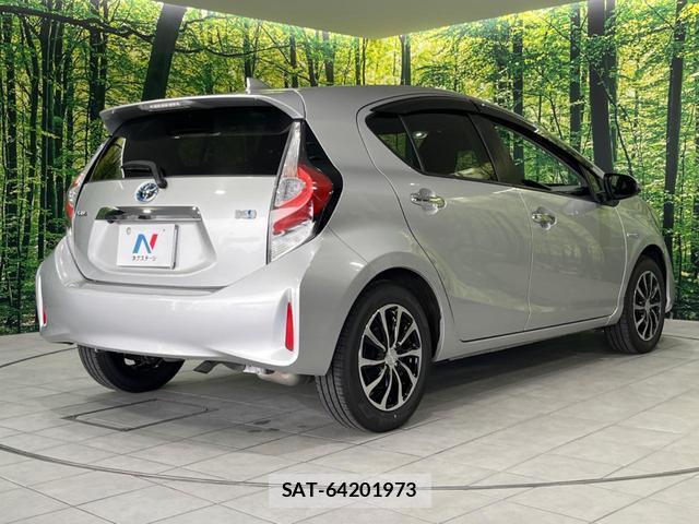 Toyota AQUA 2017-12 8053641-16
