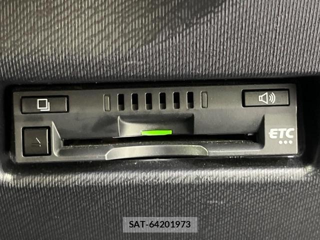 Toyota AQUA 2017-12 8053641-6