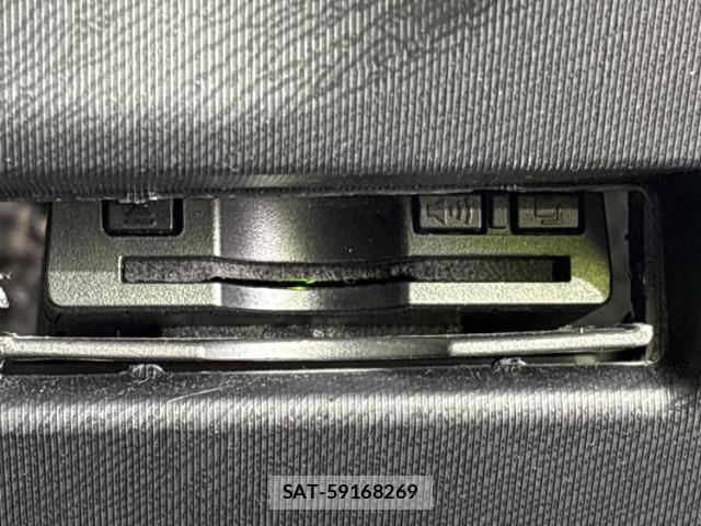 Toyota AQUA 2017-06 8053655-15