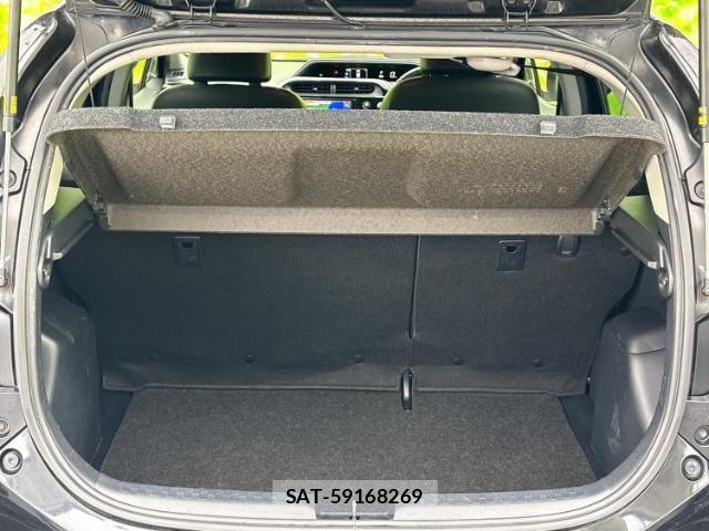 Toyota AQUA 2017-06 8053655-7