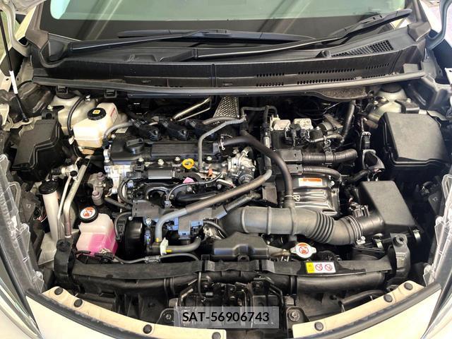 Toyota AQUA 2023-11 8053816-17