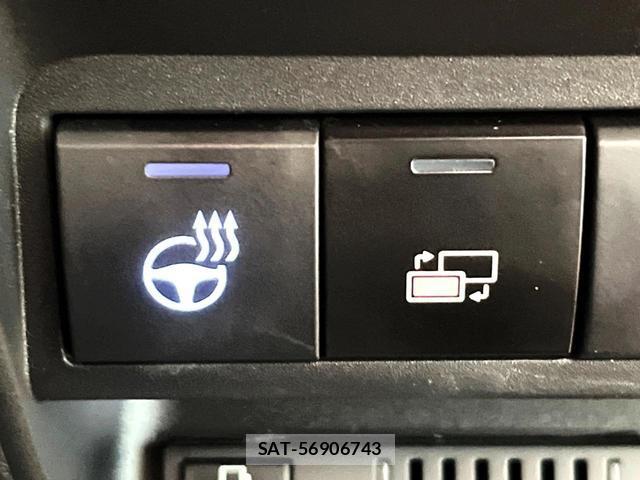 Toyota AQUA 2023-11 8053816-8