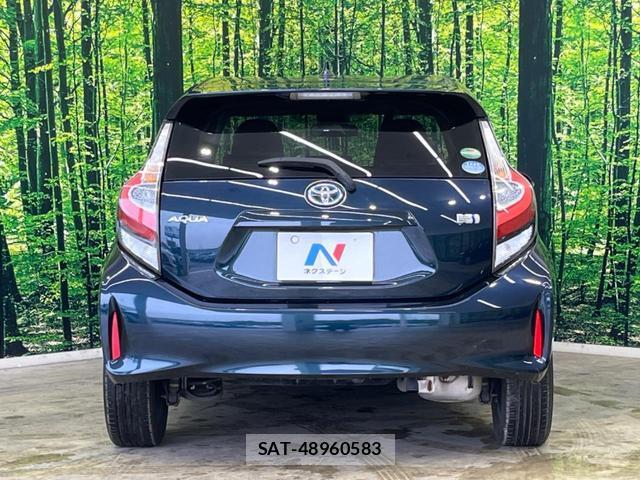 Toyota AQUA 2017-08 8053839-14