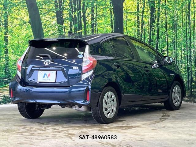 Toyota AQUA 2017-08 8053839-16