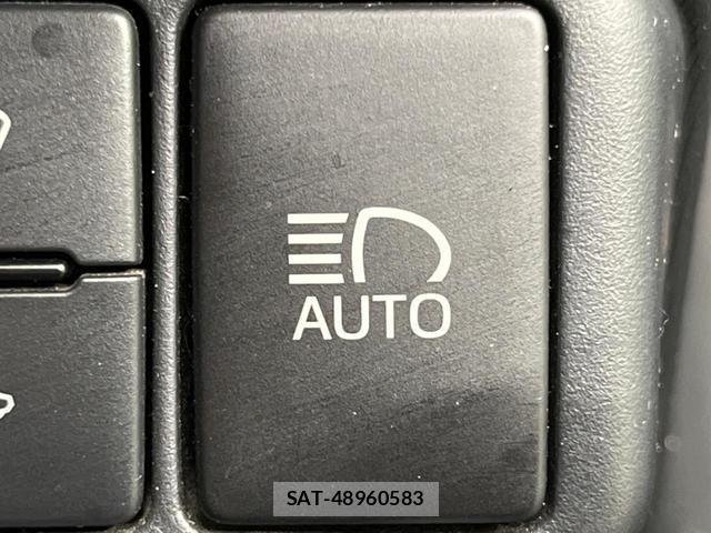Toyota AQUA 2017-08 8053839-6