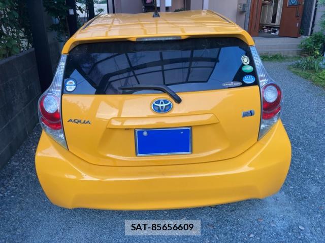 Toyota AQUA 2012-03 8053897-1