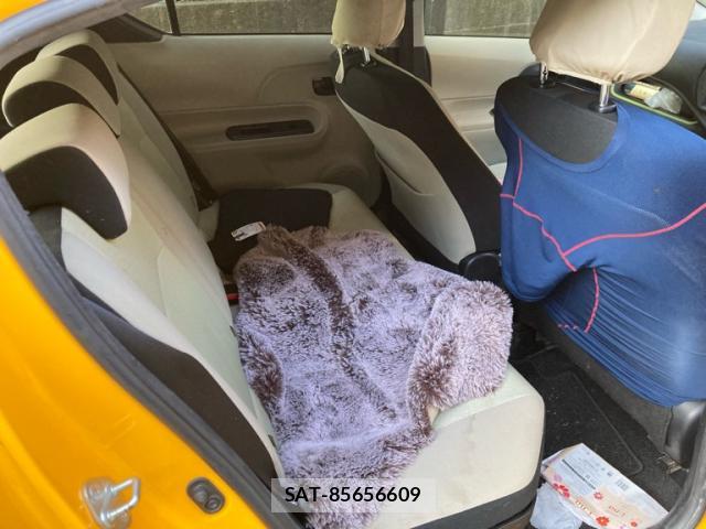 Toyota AQUA 2012-03 8053897-14