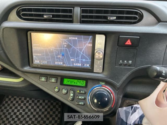 Toyota AQUA 2012-03 8053897-16