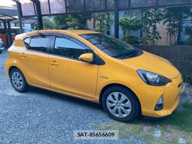 Toyota AQUA 2012-03 8053897-2