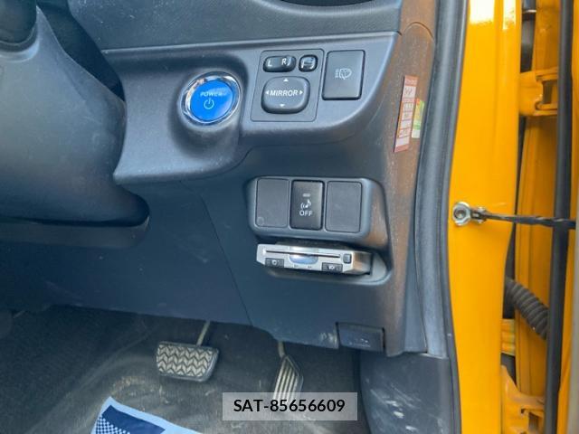 Toyota AQUA 2012-03 8053897-9