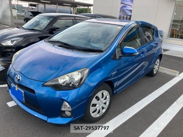 Toyota AQUA 2014-02 8053906-0