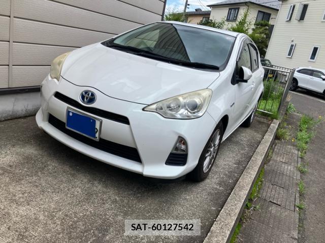 Toyota AQUA 2012-05 8053926-1
