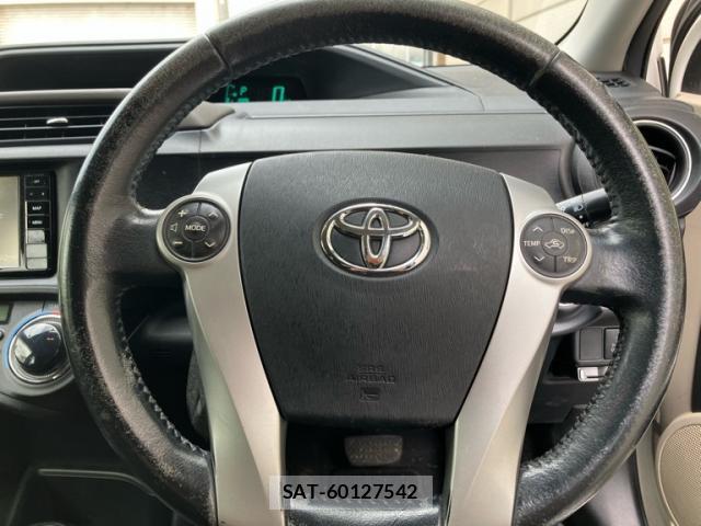 Toyota AQUA 2012-05 8053926-10