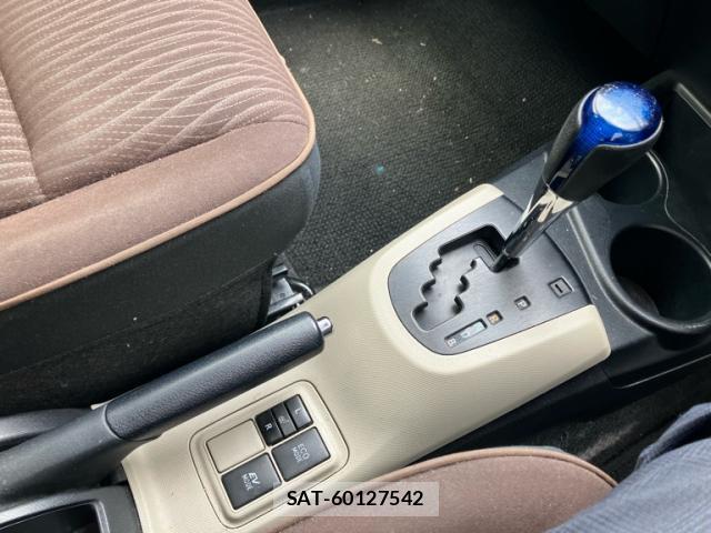 Toyota AQUA 2012-05 8053926-16