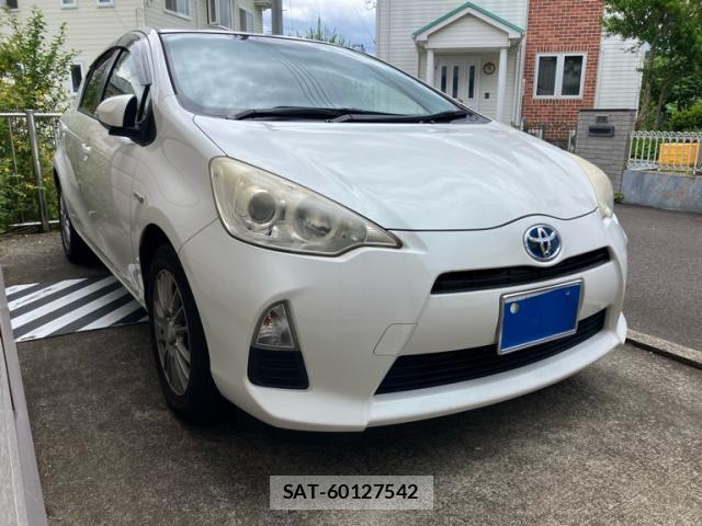 Toyota AQUA 2012-05 8053926-2