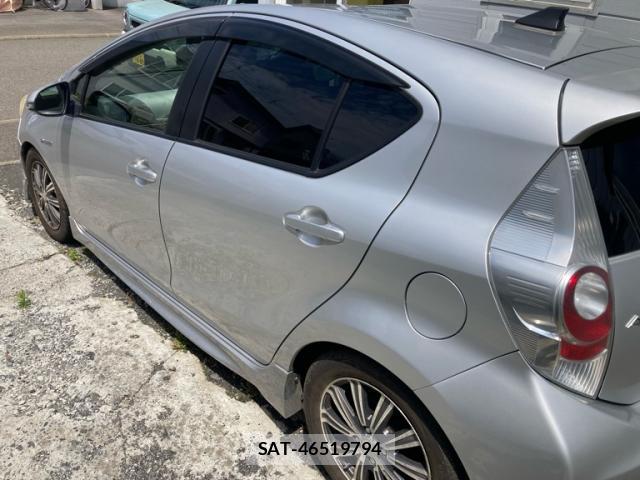 Toyota AQUA 2013-07 8053928-5