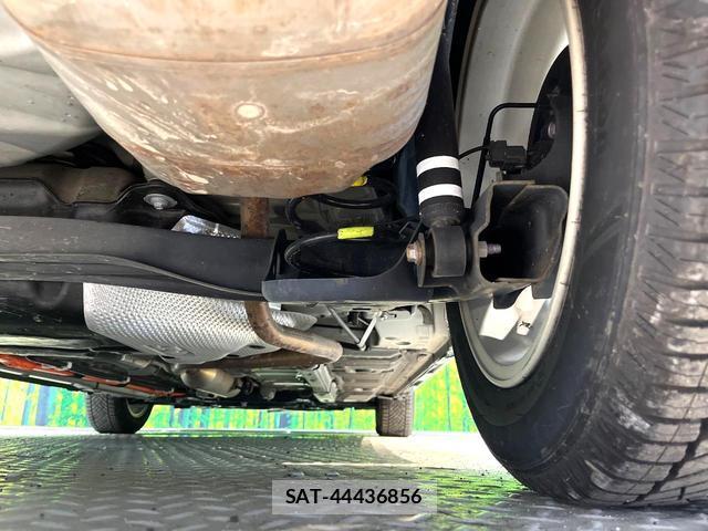 Toyota AQUA 2021-08 8053990-19