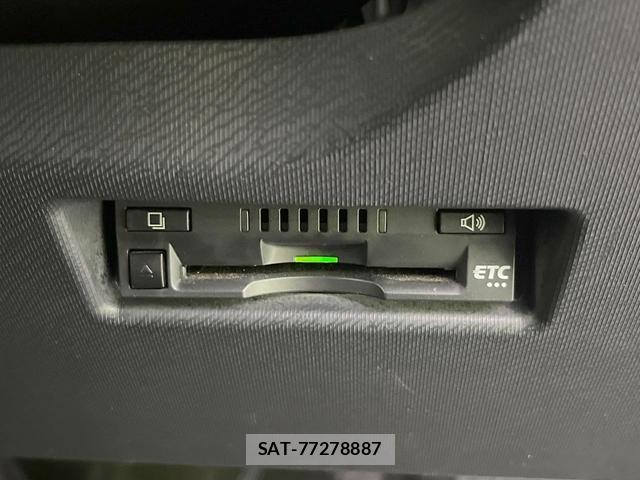 Toyota AQUA 2018-05 8054036-5