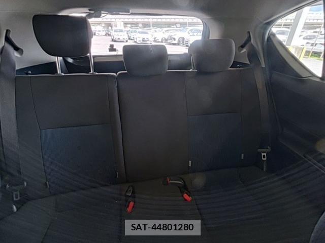 Toyota AQUA 2017-08 8054120-3