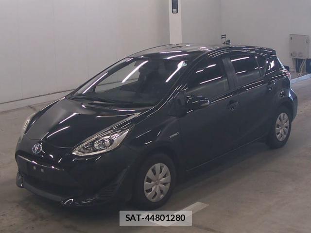 Toyota AQUA 2017-08 8054120-4
