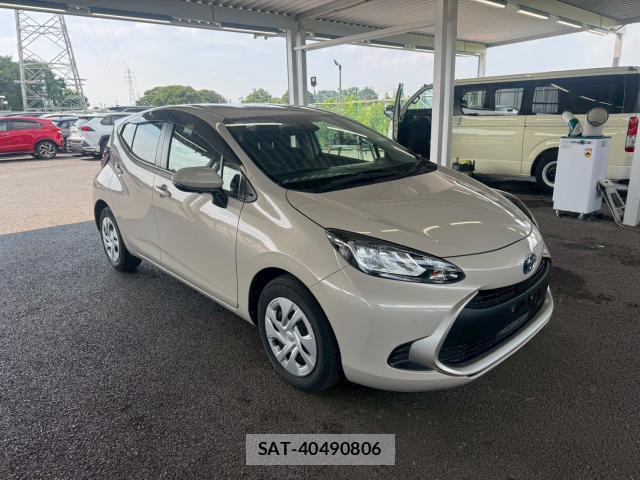 Toyota AQUA 2023-03 8054197-0