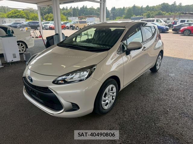 Toyota AQUA 2023-03 8054197-1