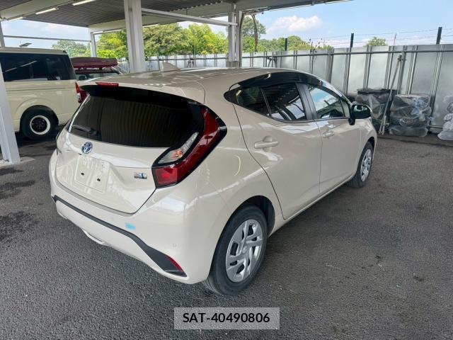 Toyota AQUA 2023-03 8054197-2