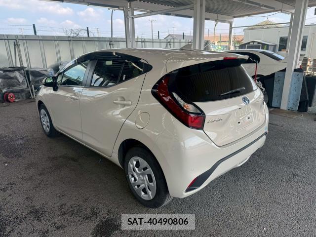 Toyota AQUA 2023-03 8054197-3