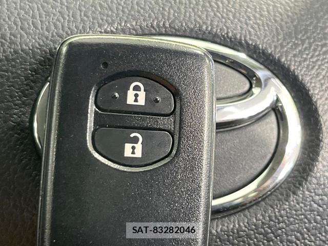 Toyota AQUA 2018-10 8054365-6